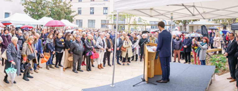 Foule devant l'inauguration du Musée des Beaux-Arts de Draguignan