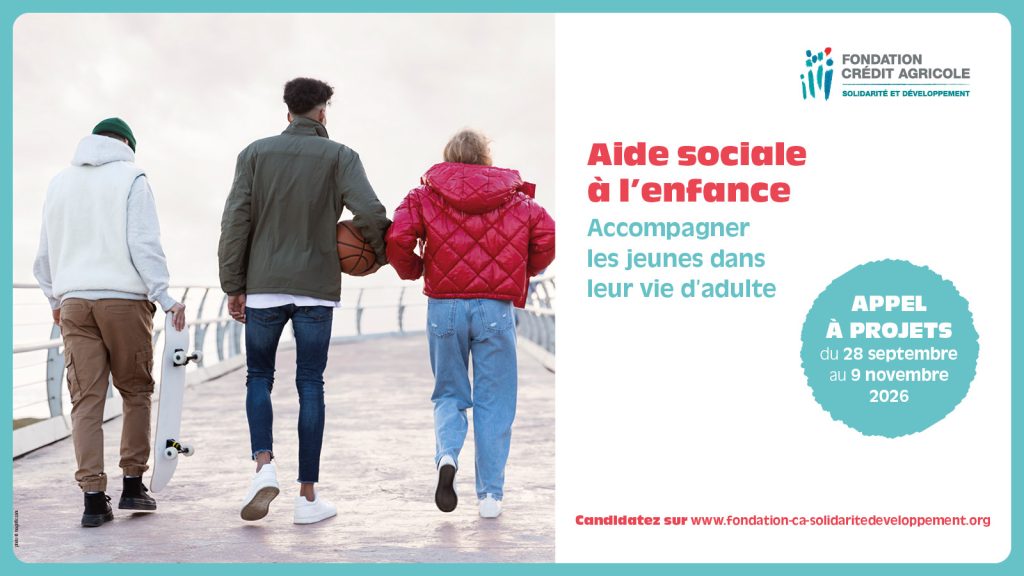 trois jeunes de dos et texte décrivant l'appel à projet aide sociale à l'enfance accompagner les jeunes dans leur vie d'adulte du 28 septembre au 9 novembre 2026